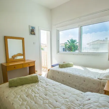 Atlantis 10 * Ayía Nápa