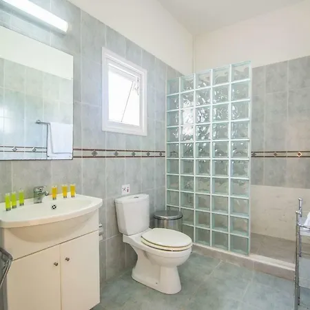 Atlantis 10 * Ayía Nápa